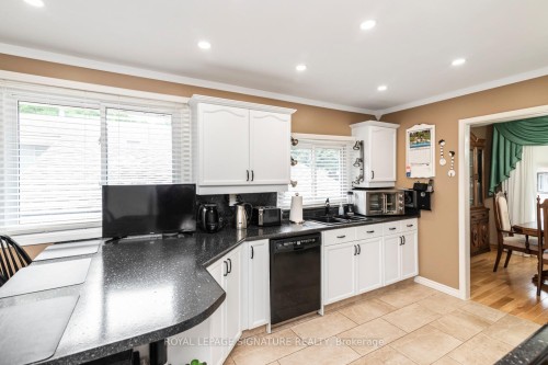 55 Hanover Place, Hamilton, ON - Indoor Photo Showing Kitchen