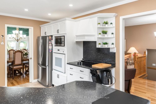 55 Hanover Place, Hamilton, ON - Indoor Photo Showing Kitchen