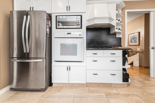 55 Hanover Place, Hamilton, ON - Indoor Photo Showing Kitchen