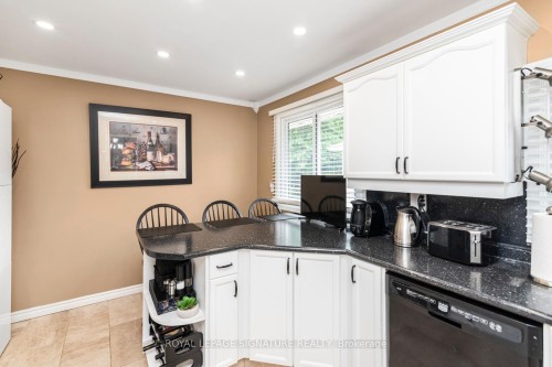 55 Hanover Place, Hamilton, ON - Indoor Photo Showing Kitchen