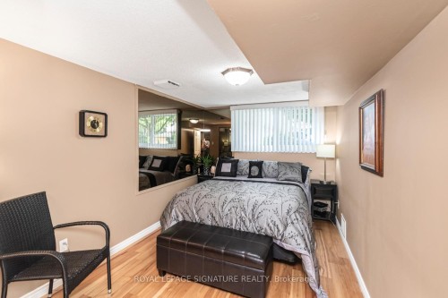 55 Hanover Place, Hamilton, ON - Indoor Photo Showing Bedroom