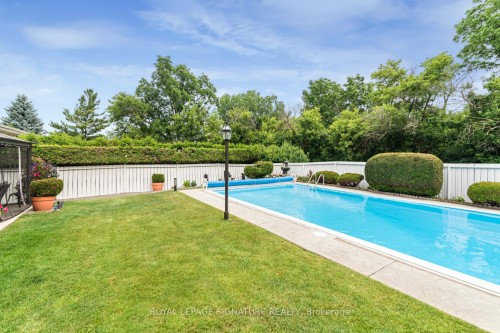 55 Hanover Place, Hamilton, ON - Outdoor With In Ground Pool With Backyard