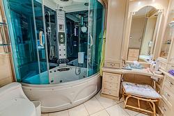 Salle de bains attenante à la CCP - 