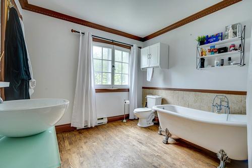 Ensuite bathroom - 198 Ch. Beaulne, Piedmont, QC - Indoor Photo Showing Bathroom