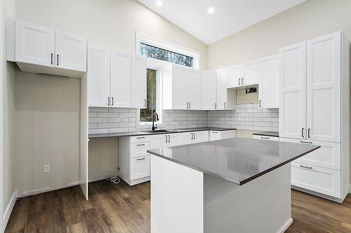 Cuisine - 24 Rue Second, Otter Lake, QC - Indoor Photo Showing Kitchen With Upgraded Kitchen