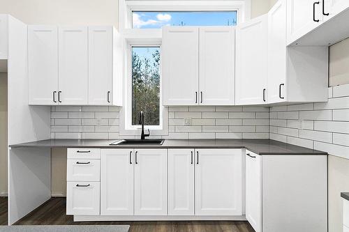 Cuisine - 24 Rue Second, Otter Lake, QC - Indoor Photo Showing Kitchen