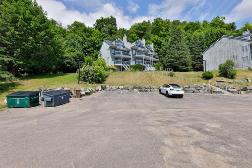 Parking - A-775 Rue Principale, Saint-Sauveur, QC - Outdoor