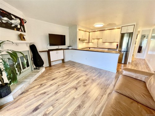 106-1991 Kaltasin Rd, Sooke, BC - Indoor