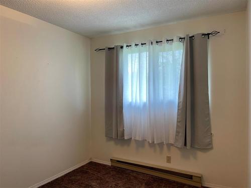 212 9Th Avenue S, Swan River, MB - Indoor Photo Showing Other Room