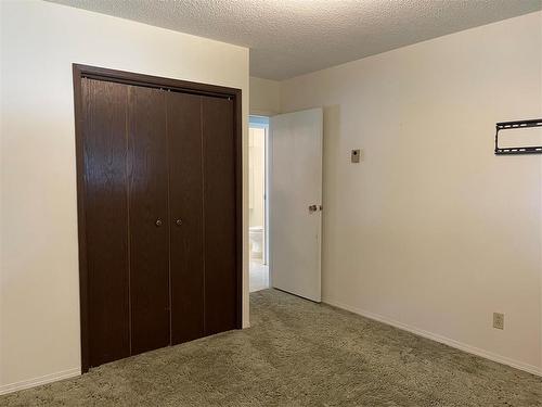 212 9Th Avenue S, Swan River, MB - Indoor Photo Showing Other Room