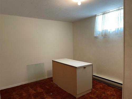 212 9Th Avenue S, Swan River, MB - Indoor Photo Showing Other Room
