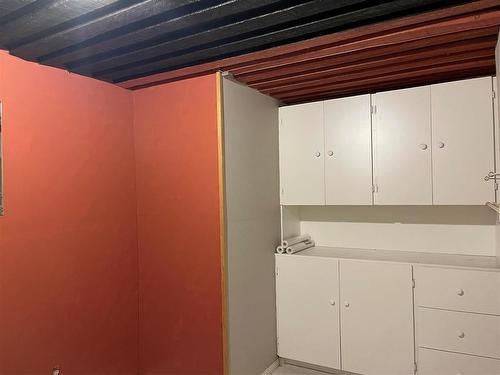 212 9Th Avenue S, Swan River, MB - Indoor Photo Showing Other Room