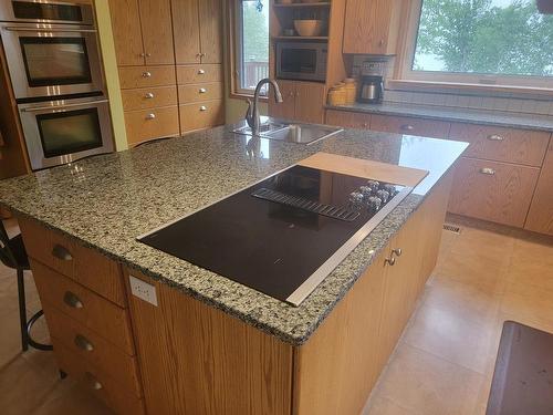 40 Hunter Road, Killraine Twp, ON - Indoor Photo Showing Kitchen With Double Sink