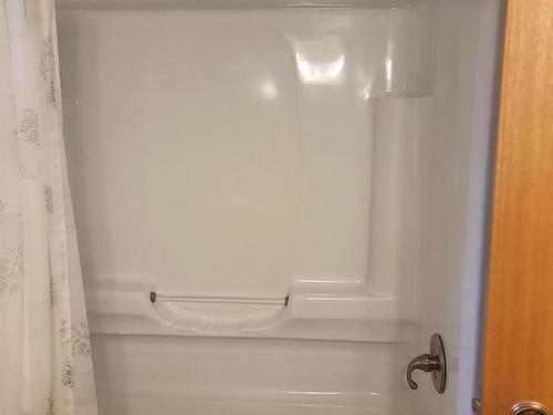 40 Hunter Road, Killraine Twp, ON - Indoor Photo Showing Bathroom