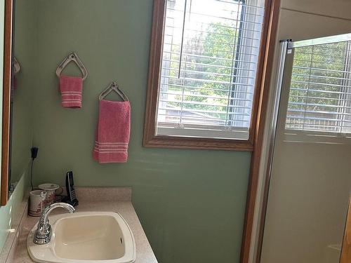 40 Hunter Road, Killraine Twp, ON - Indoor Photo Showing Bathroom