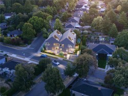 395 St. Charles St  Victoria, BC V8S 3N2