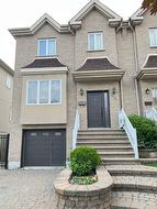 2104 Rue de Renaix  Laval (Vimont), QC H2B 2A5