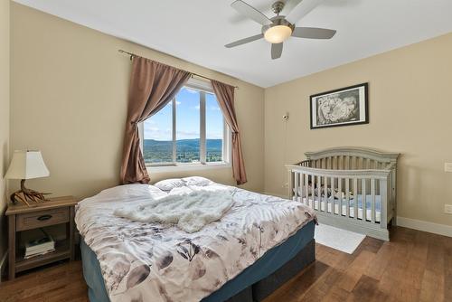 21-2421 Glacier Court, Kelowna, BC - Indoor Photo Showing Bedroom