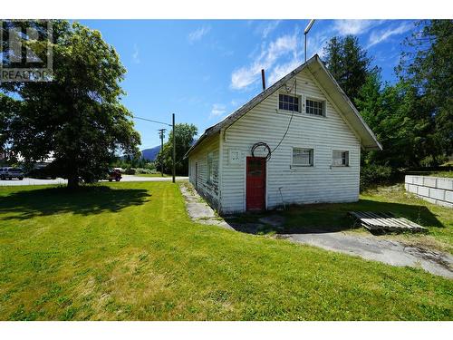 422 Slocan Avenue, New Denver, BC 