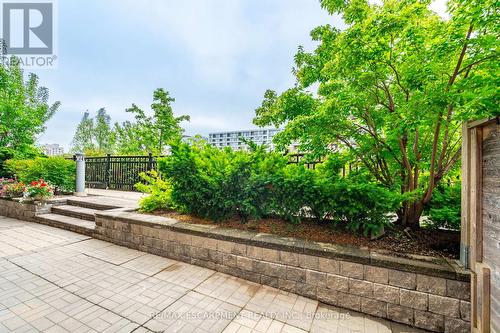 59 - 2441 Greenwich Drive, Oakville, ON - Outdoor
