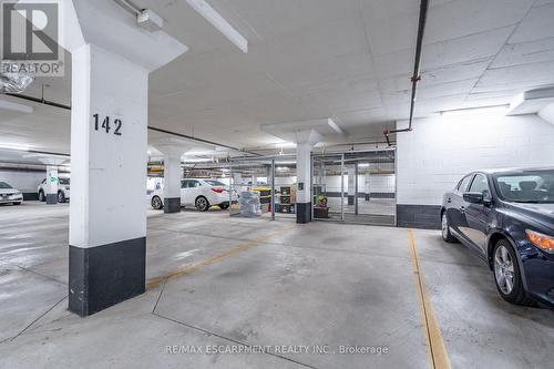 59 - 2441 Greenwich Drive, Oakville, ON - Indoor Photo Showing Garage