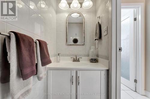 2325 Duncaster Drive, Burlington, ON - Indoor Photo Showing Bathroom
