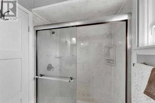 2325 Duncaster Drive, Burlington, ON - Indoor Photo Showing Bathroom
