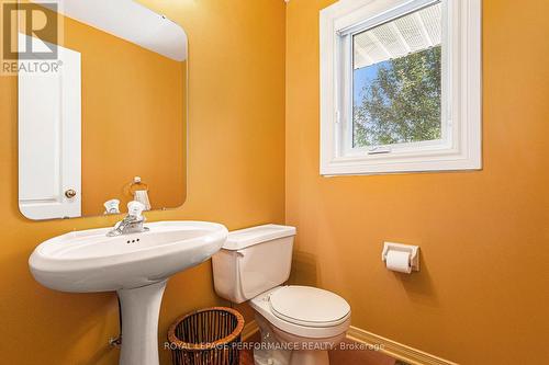 Handy Powder Room on main level - 2015 Summerfields Crescent, Ottawa, ON - Indoor Photo Showing Bathroom