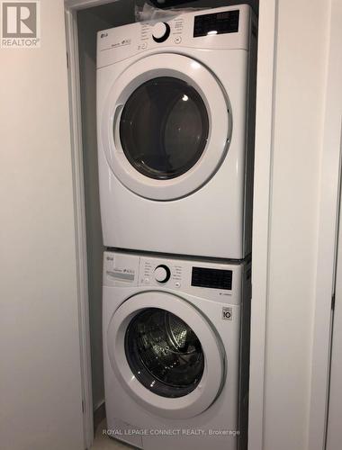 2301 - 225 Sumach Street, Toronto, ON - Indoor Photo Showing Laundry Room