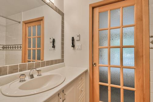 Salle de bains attenante à la CCP - 102 Ch. Robitaille, Mont-Tremblant, QC - Indoor Photo Showing Bathroom