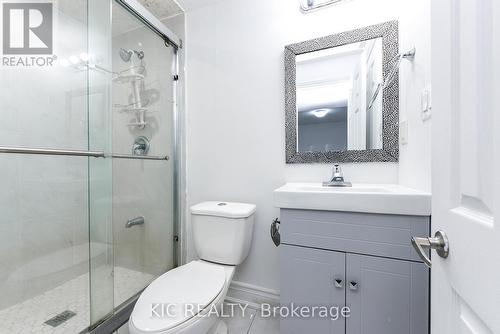 14 Paramount Place, Brampton, ON - Indoor Photo Showing Bathroom