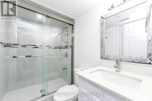 14 Paramount Place, Brampton, ON - Indoor Photo Showing Bathroom