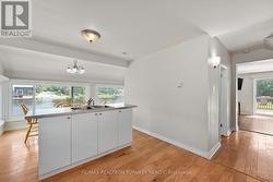 Centre Island for extra space - 