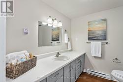 convenient combined two-piece bath - 