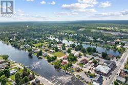 Access to the iconic Trent-Severn Waterway - 
