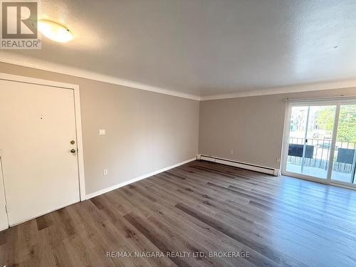 8 - 286 Vine Street, St. Catharines (Carlton/Bunting), ON - Indoor Photo Showing Other Room