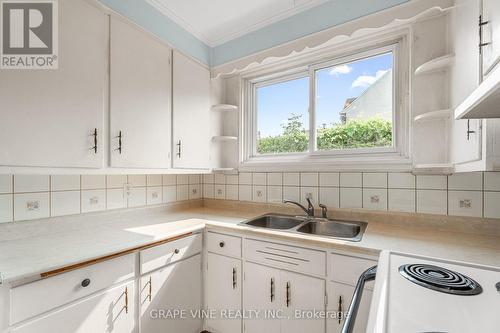 1210 Erie Avenue, Ottawa, ON - Indoor Photo Showing Kitchen With Double Sink