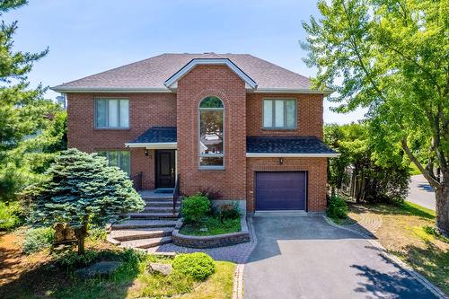 3 Rue du Labrador  Kirkland, QC H9J 3W9