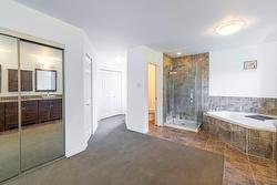 Salle de bains attenante à la CCP - 