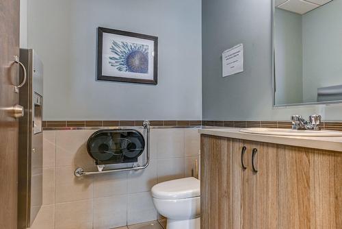 Powder room - 102-256 Rue De Montigny, Saint-Jérôme, QC - Indoor Photo Showing Bathroom