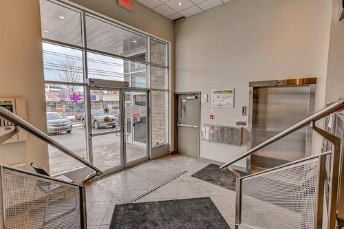 Hall d'entrée/Vestibule - 102B-256 Rue De Montigny, Saint-Jérôme, QC - Indoor Photo Showing Other Room