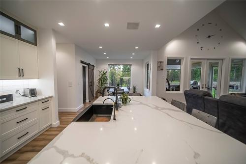 2106 Whistle Wood Way, Cranbrook, BC - Indoor Photo Showing Kitchen