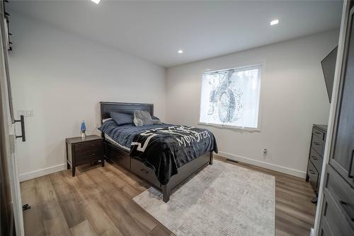 2106 Whistle Wood Way, Cranbrook, BC - Indoor Photo Showing Bedroom
