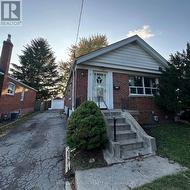 34 INNISWOOD DRIVE  Toronto, ON M1R 1E5