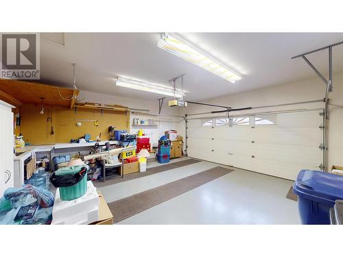 100 16Th Street S, Cranbrook, BC - Indoor Photo Showing Garage