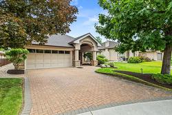 4003 Gallaghers Terrace  Kelowna, BC V1W 3Z8