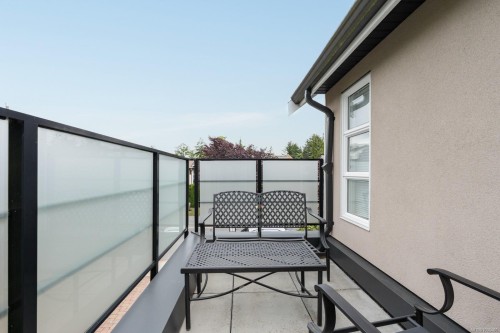 7-9889 Seventh St, Sidney, BC 