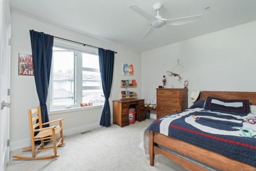 7-9889 Seventh St, Sidney, BC 