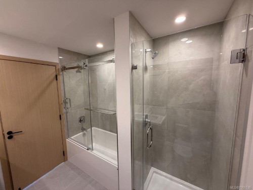 602-6320 Sentinal Dr, Nanaimo, BC - Indoor Photo Showing Bathroom