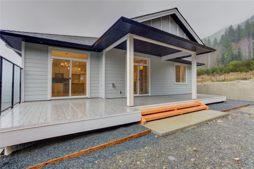 549 Mountain View Dr, Lake Cowichan, BC 